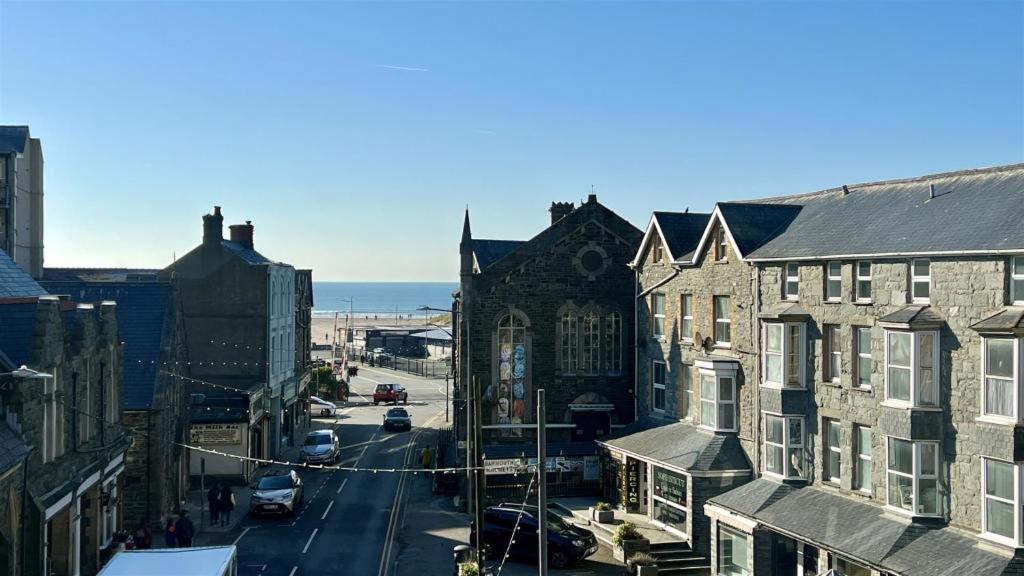 Luxury 4 Bedroom Seaside Apartment - Glan Y Werydd House バーマス エクステリア 写真